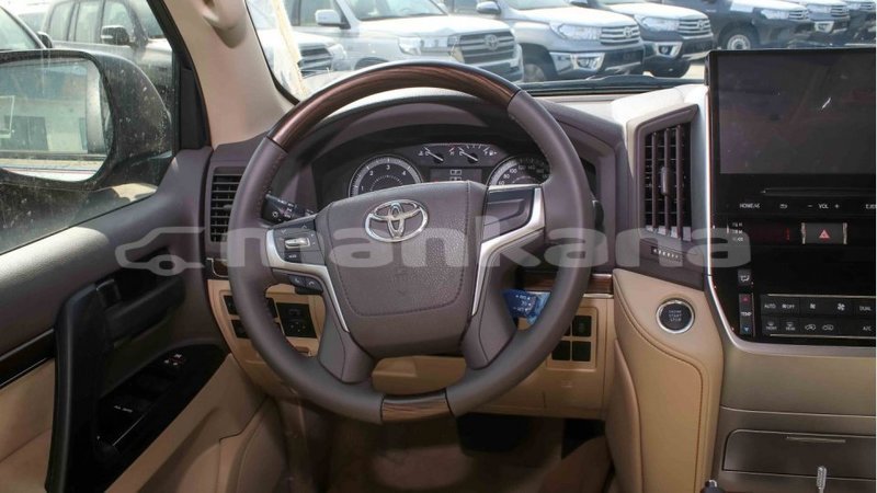 Big with watermark toyota land cruiser abhasia import dubai 2727