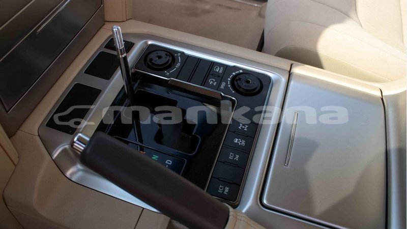 Big with watermark toyota land cruiser abhasia import dubai 2727