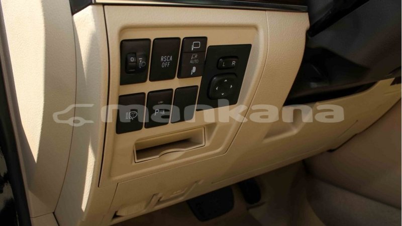 Big with watermark toyota land cruiser abhasia import dubai 2727
