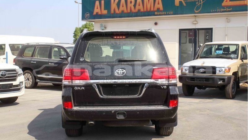 Big with watermark toyota land cruiser abhasia import dubai 2727