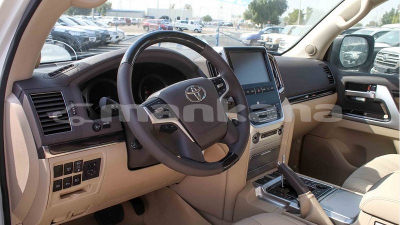 Big with watermark toyota land cruiser abhasia import dubai 2729