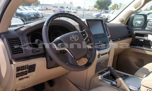 Buy Import Toyota Land Cruiser White Car in Import - Dubai in Abhasia Buy Import Toyota Land Cruiser White Car in Import - Dubai in Abhasia