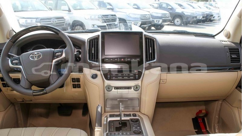 Big with watermark toyota land cruiser abhasia import dubai 2729