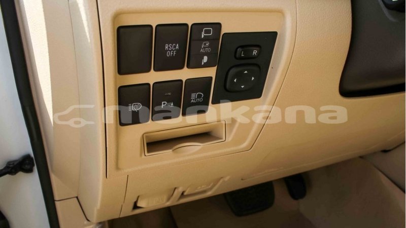 Big with watermark toyota land cruiser abhasia import dubai 2729
