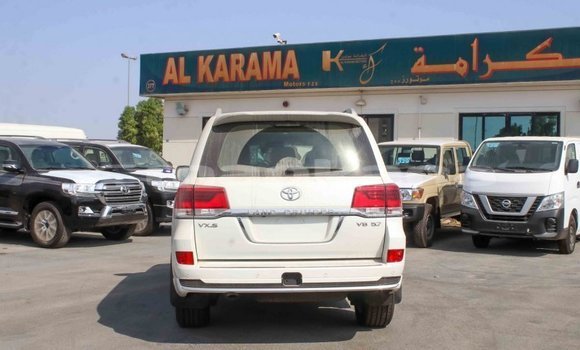 Buy Import Toyota Land Cruiser White Car in Import - Dubai in Abhasia Buy Import Toyota Land Cruiser White Car in Import - Dubai in Abhasia