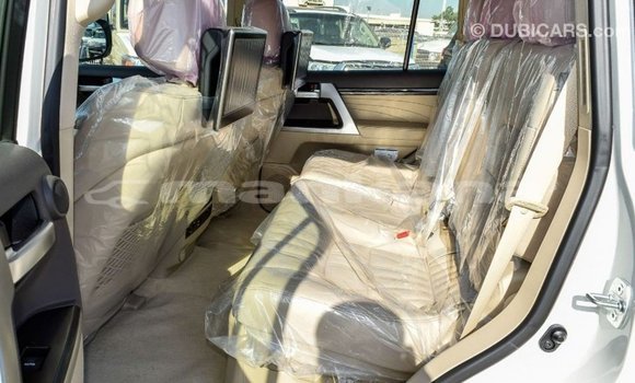 Buy Import Toyota Land Cruiser White Car in Import - Dubai in Abhasia Buy Import Toyota Land Cruiser White Car in Import - Dubai in Abhasia
