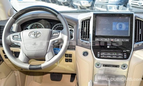 Buy Import Toyota Land Cruiser White Car in Import - Dubai in Abhasia Buy Import Toyota Land Cruiser White Car in Import - Dubai in Abhasia