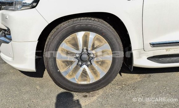 Buy Import Toyota Land Cruiser White Car in Import - Dubai in Abhasia Buy Import Toyota Land Cruiser White Car in Import - Dubai in Abhasia