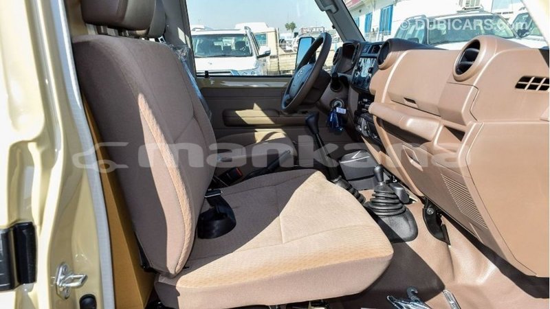 Big with watermark toyota land cruiser abhasia import dubai 2735