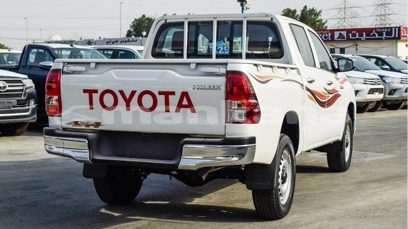 Big with watermark toyota hilux abhasia import dubai 2745