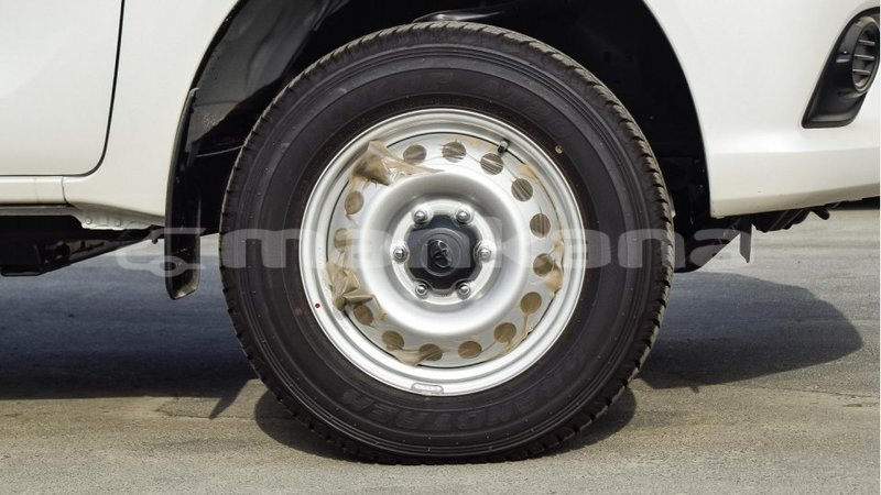 Big with watermark toyota hilux abhasia import dubai 2745