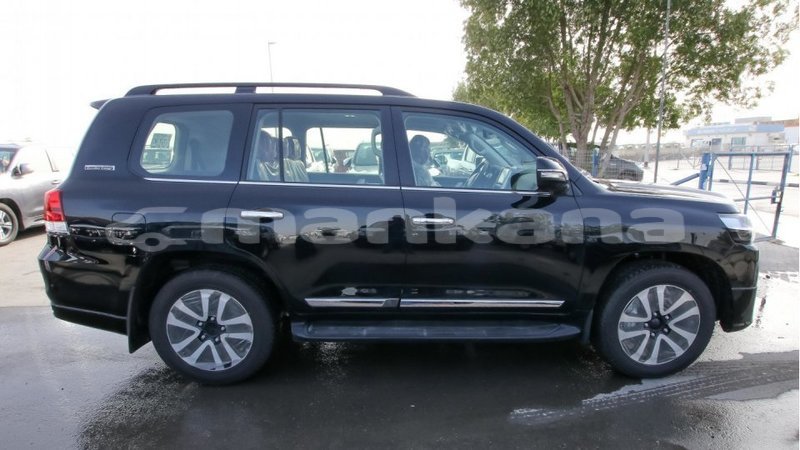 Big with watermark 72995351 d7e8 4669 a075 4ce14b46e445