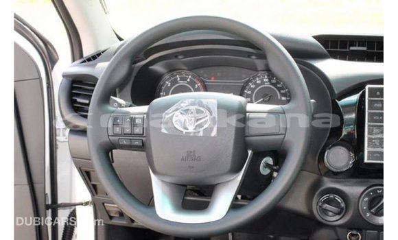 Buy Import Toyota Hilux White Car in Import - Dubai in Abhasia Buy Import Toyota Hilux White Car in Import - Dubai in Abhasia