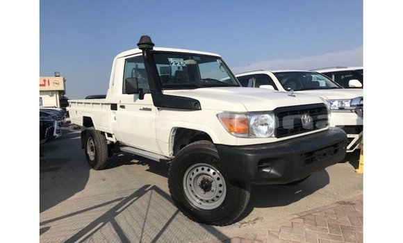 Buy Import Toyota Land Cruiser White Car in Import - Dubai in Abhasia Buy Import Toyota Land Cruiser White Car in Import - Dubai in Abhasia