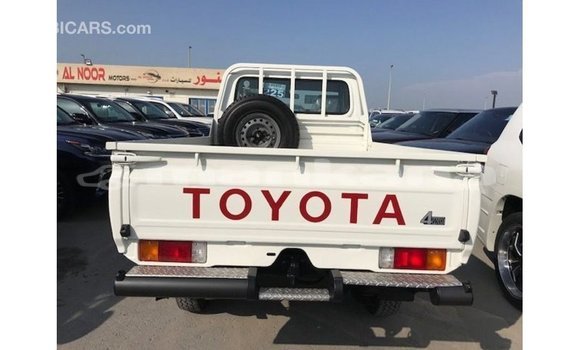 Buy Import Toyota Land Cruiser White Car in Import - Dubai in Abhasia Buy Import Toyota Land Cruiser White Car in Import - Dubai in Abhasia