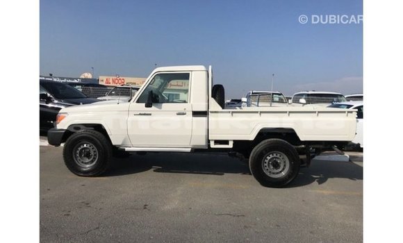 Buy Import Toyota Land Cruiser White Car in Import - Dubai in Abhasia Buy Import Toyota Land Cruiser White Car in Import - Dubai in Abhasia