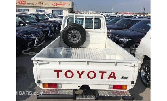 Buy Import Toyota Land Cruiser White Car in Import - Dubai in Abhasia Buy Import Toyota Land Cruiser White Car in Import - Dubai in Abhasia