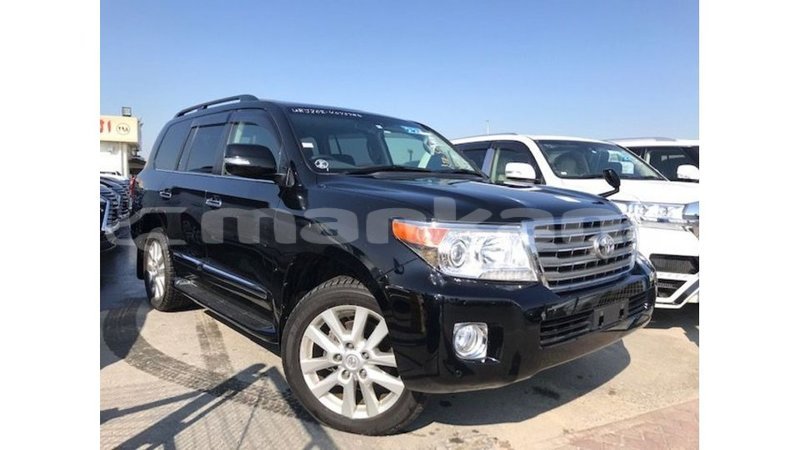 Big with watermark toyota land cruiser abhasia import dubai 2761
