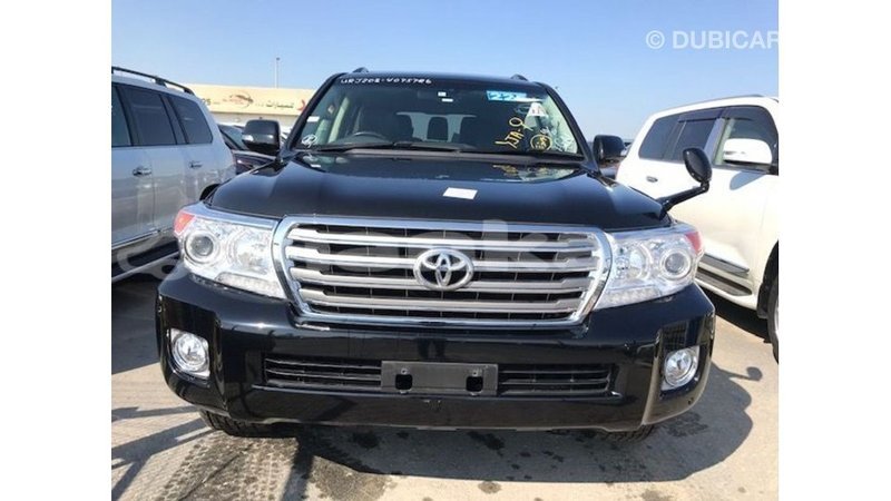 Big with watermark toyota land cruiser abhasia import dubai 2761
