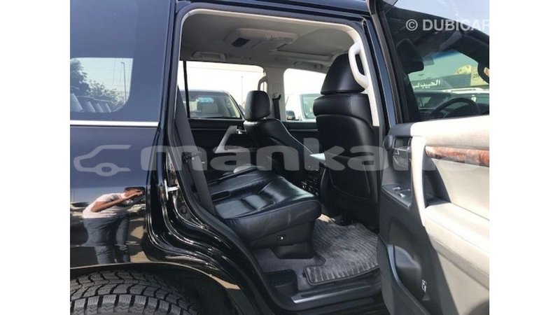 Big with watermark toyota land cruiser abhasia import dubai 2761