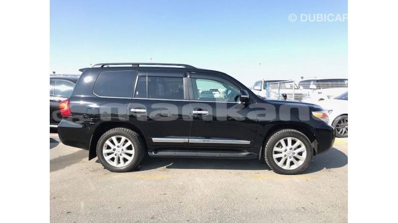 Big with watermark toyota land cruiser abhasia import dubai 2761