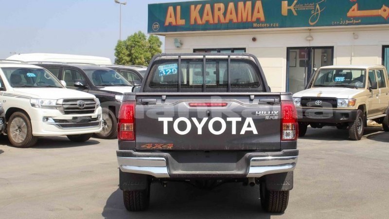 Big with watermark toyota hilux abhasia import dubai 2762