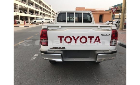 Buy Import Toyota Hilux White Car in Import - Dubai in Abhasia Buy Import Toyota Hilux White Car in Import - Dubai in Abhasia