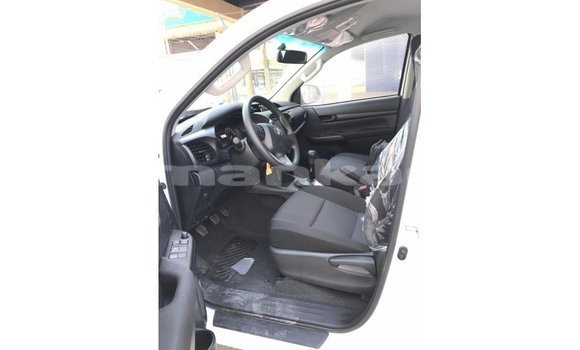 Buy Import Toyota Hilux White Car in Import - Dubai in Abhasia Buy Import Toyota Hilux White Car in Import - Dubai in Abhasia