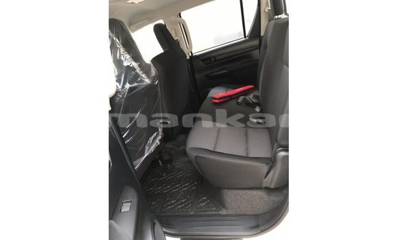 Buy Import Toyota Hilux White Car in Import - Dubai in Abhasia Buy Import Toyota Hilux White Car in Import - Dubai in Abhasia