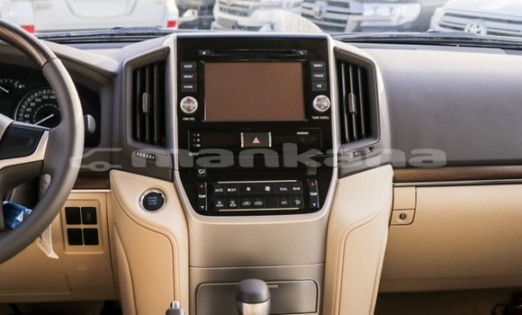 Buy Import Toyota Land Cruiser White Car in Import - Dubai in Abhasia Buy Import Toyota Land Cruiser White Car in Import - Dubai in Abhasia