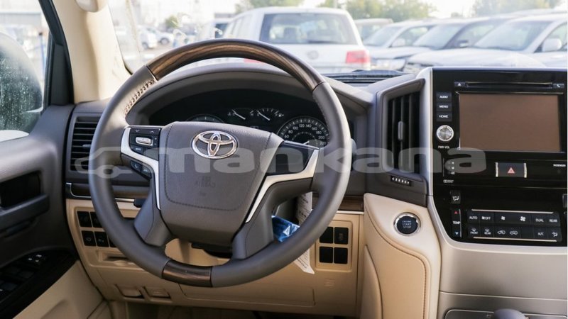 Big with watermark toyota land cruiser abhasia import dubai 2775