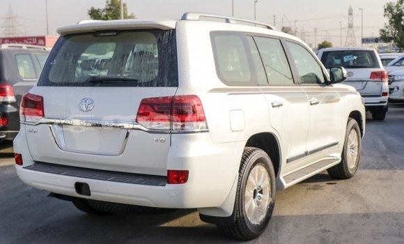 Buy Import Toyota Land Cruiser White Car in Import - Dubai in Abhasia Buy Import Toyota Land Cruiser White Car in Import - Dubai in Abhasia