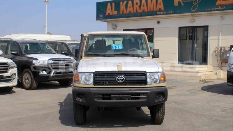 Big with watermark toyota land cruiser abhasia import dubai 2777
