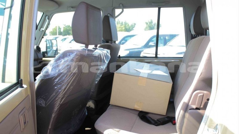 Big with watermark toyota land cruiser abhasia import dubai 2777