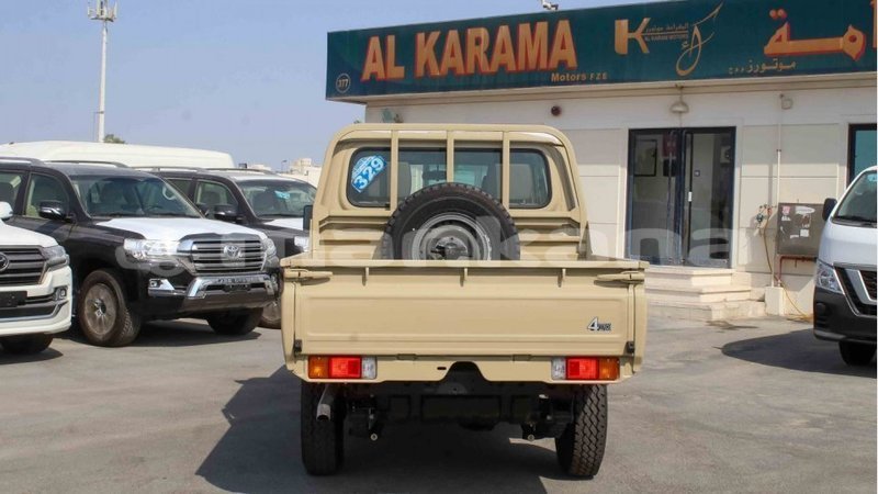 Big with watermark toyota land cruiser abhasia import dubai 2777