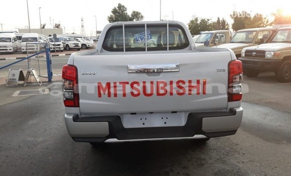 Buy Import Mitsubishi L200 White Car in Import - Dubai in Abhasia Buy Import Mitsubishi L200 White Car in Import - Dubai in Abhasia