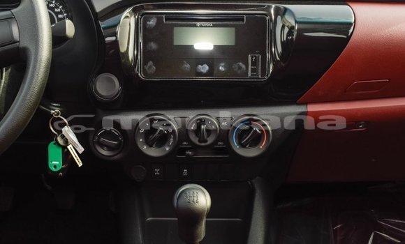 Buy Import Toyota Hilux White Car in Import - Dubai in Abhasia Buy Import Toyota Hilux White Car in Import - Dubai in Abhasia