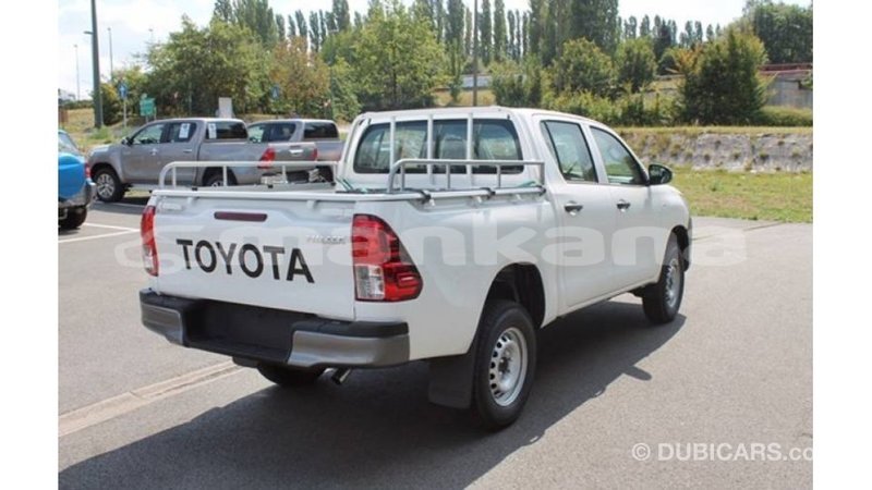 Big with watermark toyota hilux abhasia import dubai 2790