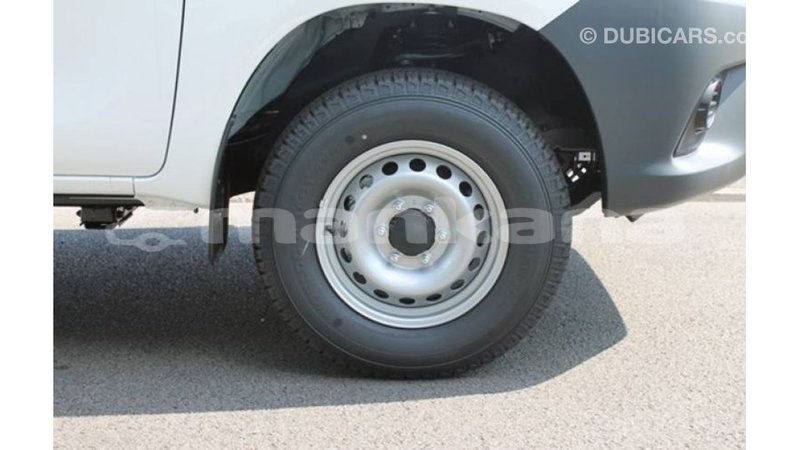 Big with watermark toyota hilux abhasia import dubai 2790