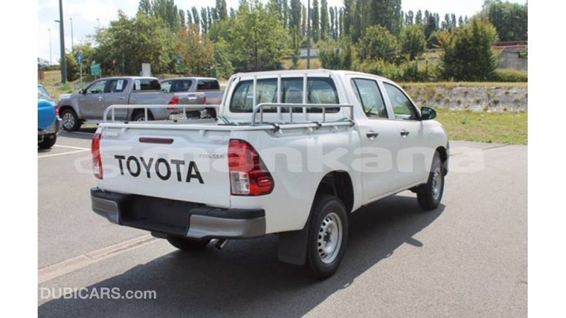 Big with watermark toyota hilux abhasia import dubai 2790