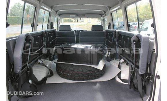 Buy Import Toyota Land Cruiser White Car in Import - Dubai in Abhasia Buy Import Toyota Land Cruiser White Car in Import - Dubai in Abhasia