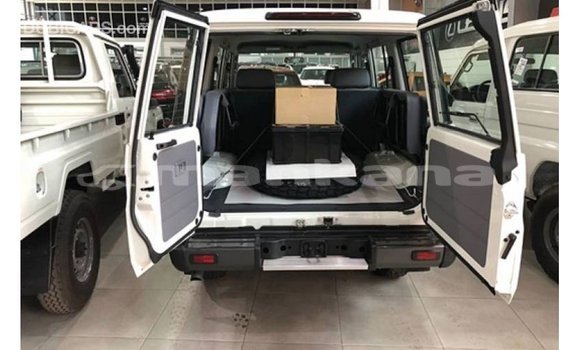 Buy Import Toyota Land Cruiser White Car in Import - Dubai in Abhasia Buy Import Toyota Land Cruiser White Car in Import - Dubai in Abhasia