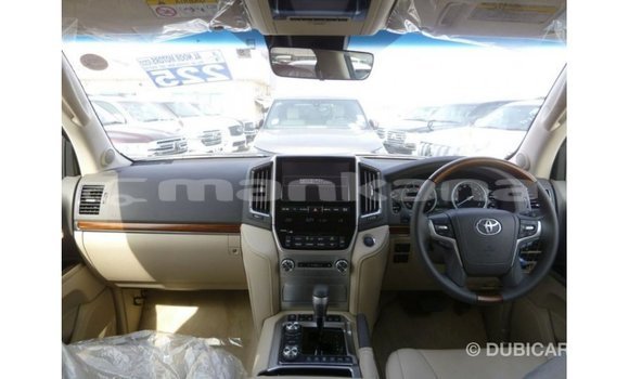 Buy Import Toyota Land Cruiser White Car in Import - Dubai in Abhasia Buy Import Toyota Land Cruiser White Car in Import - Dubai in Abhasia