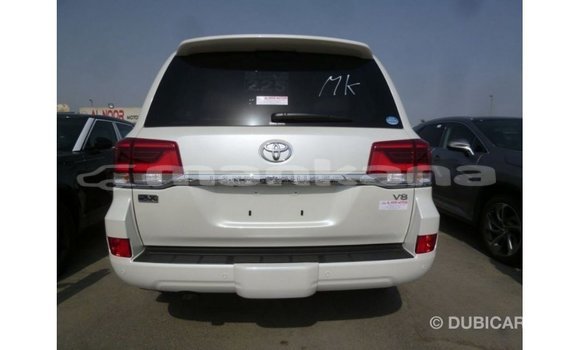 Buy Import Toyota Land Cruiser White Car in Import - Dubai in Abhasia Buy Import Toyota Land Cruiser White Car in Import - Dubai in Abhasia