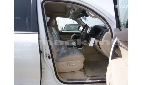 Buy Import Toyota Land Cruiser White Car in Import - Dubai in Abhasia Buy Import Toyota Land Cruiser White Car in Import - Dubai in Abhasia