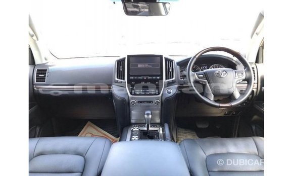 Buy Import Toyota Land Cruiser White Car in Import - Dubai in Abhasia Buy Import Toyota Land Cruiser White Car in Import - Dubai in Abhasia