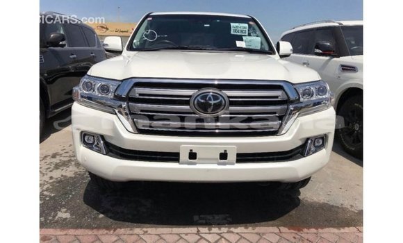 Buy Import Toyota Land Cruiser White Car in Import - Dubai in Abhasia Buy Import Toyota Land Cruiser White Car in Import - Dubai in Abhasia