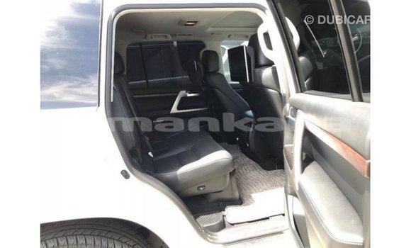 Buy Import Toyota Land Cruiser White Car in Import - Dubai in Abhasia Buy Import Toyota Land Cruiser White Car in Import - Dubai in Abhasia
