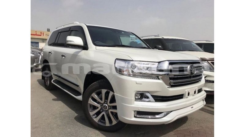 Big with watermark toyota land cruiser abhasia import dubai 2816