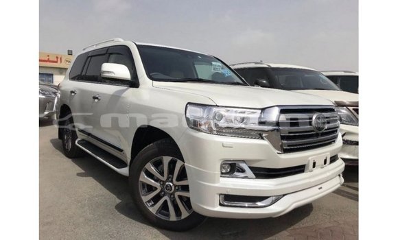 Buy Import Toyota Land Cruiser White Car in Import - Dubai in Abhasia Buy Import Toyota Land Cruiser White Car in Import - Dubai in Abhasia